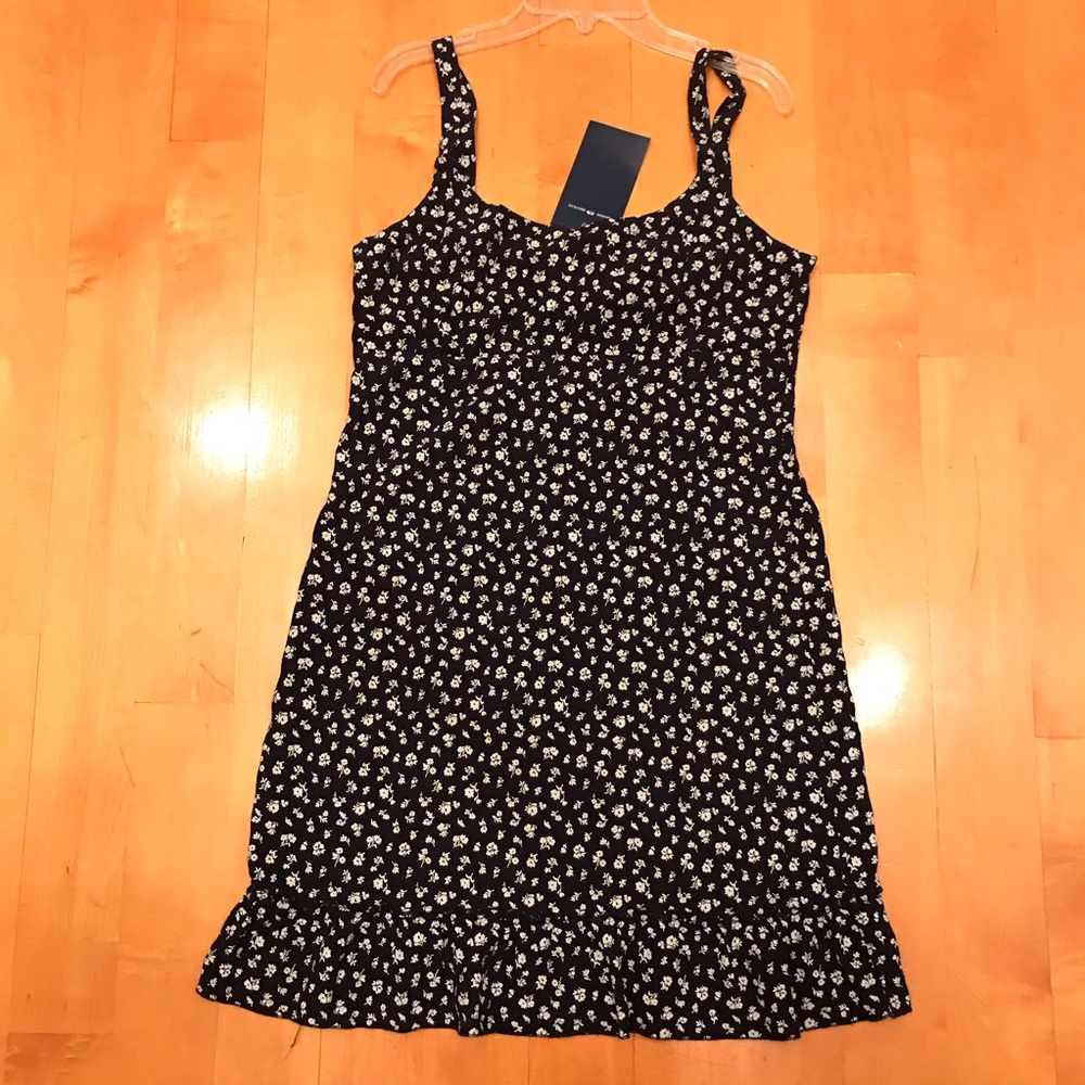 Brandy Melville Navy Floral Colleen Dress NWT